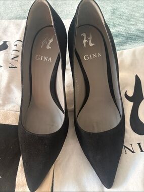 Gina London Black Suede Pointed-Toe Pumps with Slim Heel